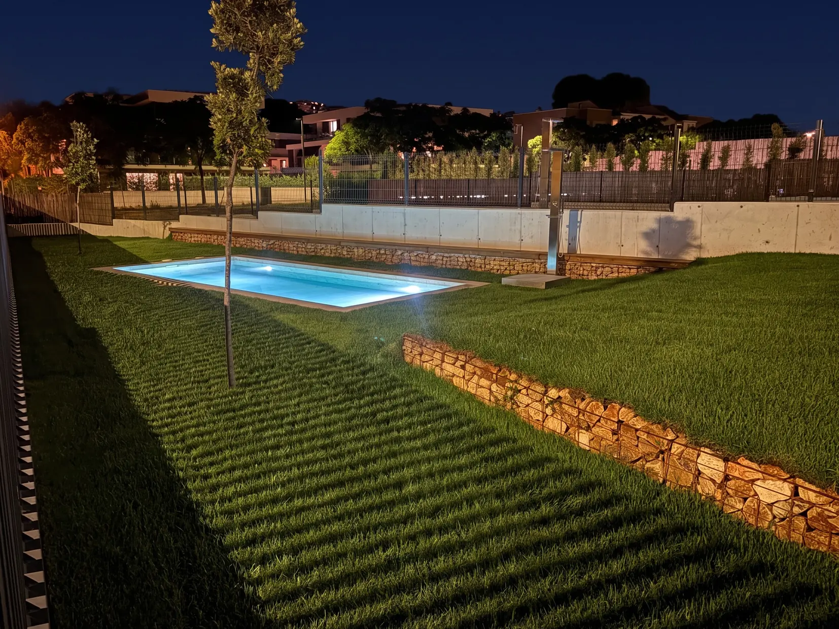 Casa S'Agaró: jardín y piscina